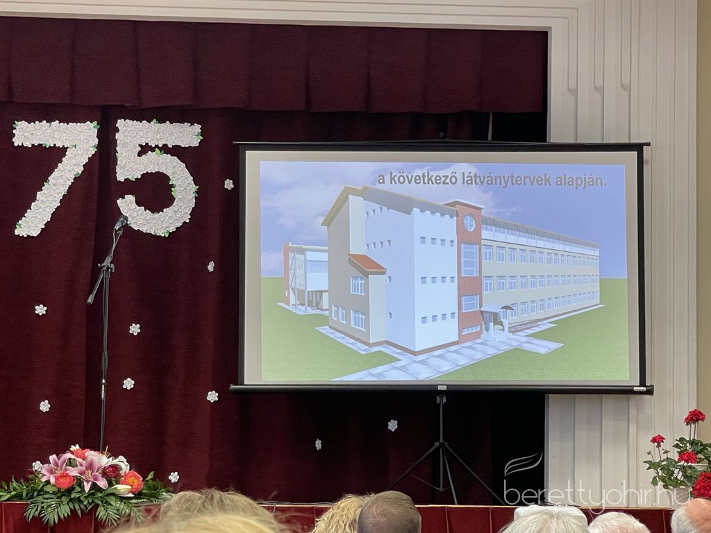 75 éves az Arany János Gimnázium 52